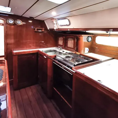 Liveaboard Sailing Tour In Islands