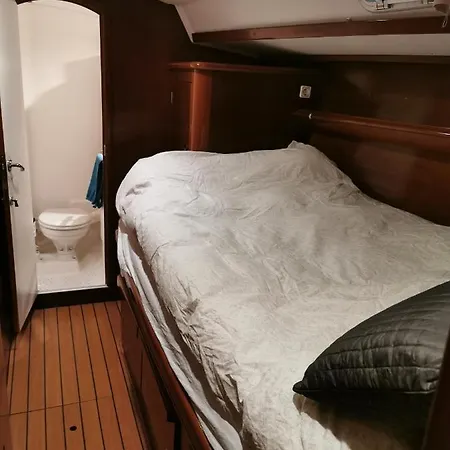 Liveaboard Sailing Tour In Islands * Harstad